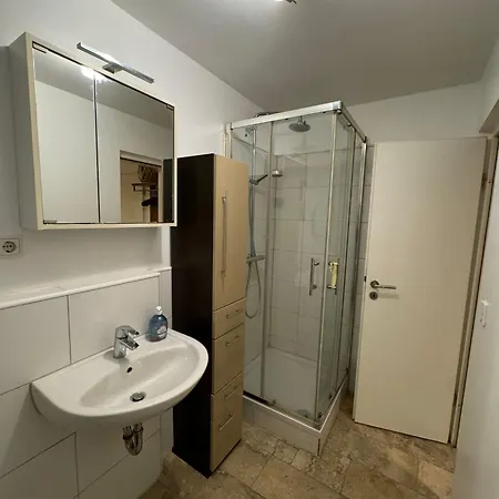 Apartment Möbliertes Mit Tv, Internet&kompletter Ausstattung In Bonn-mehlem Bonn