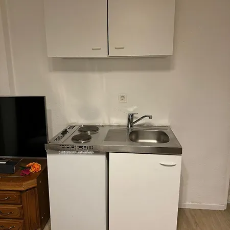 Moebliertes Mit Tv, Internet & Kompletter Ausstattung In Bonn-mehlem *