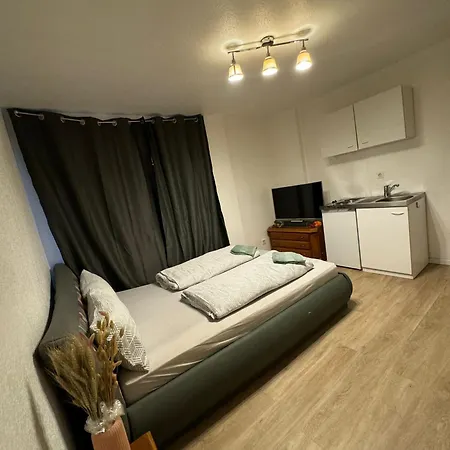 Moebliertes Mit Tv, Internet & Kompletter Ausstattung In Bonn-mehlem *