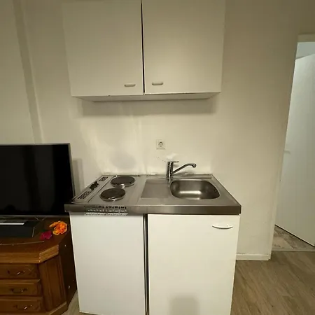 Moebliertes Mit Tv, Internet & Kompletter Ausstattung In Bonn-mehlem 公寓