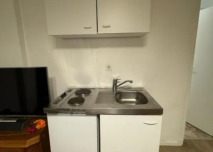 Moebliertes Mit Tv, Internet & Kompletter Ausstattung In Bonn-mehlem Apartamento